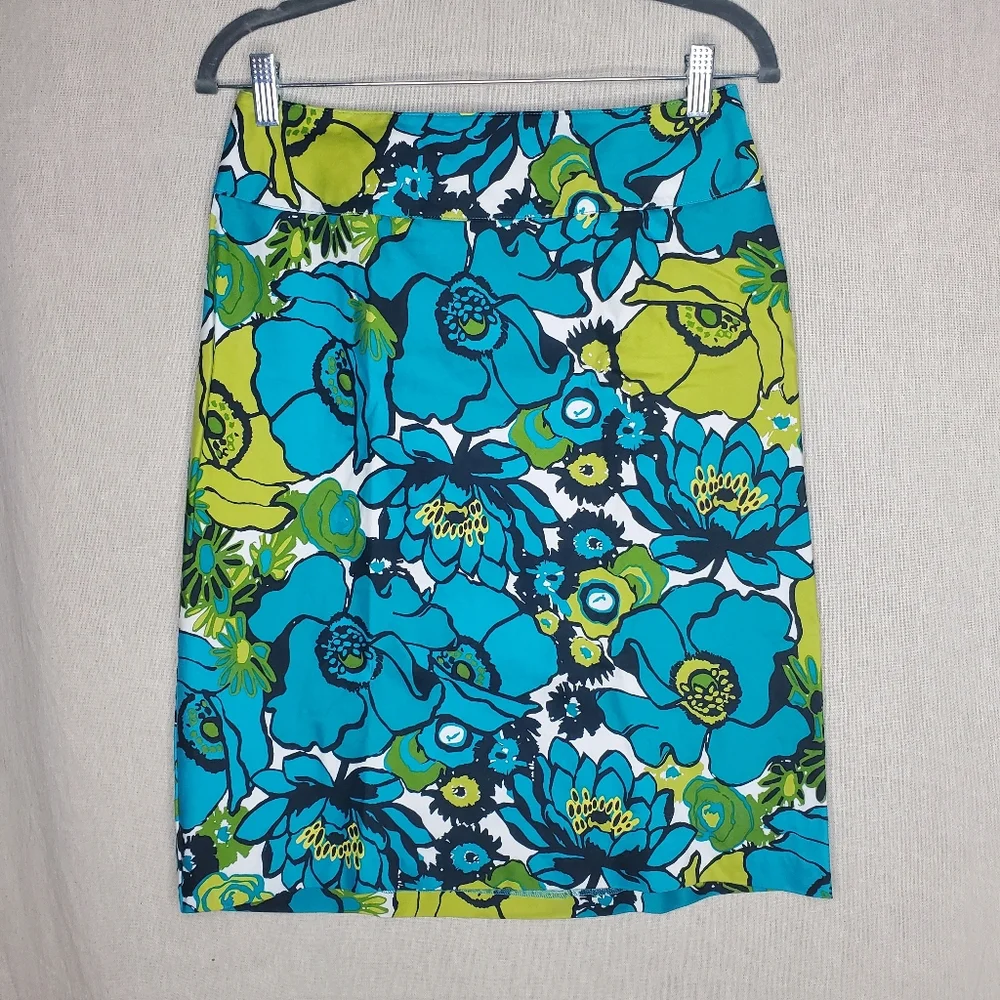 ♡ East 5th Floral Pencil Skirt Size 6 Green Blue and White